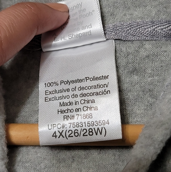 Disney-Hooded sweater size 4x, gray color with Winnie Pooh design on the front✨️ - Picture 9 of 12